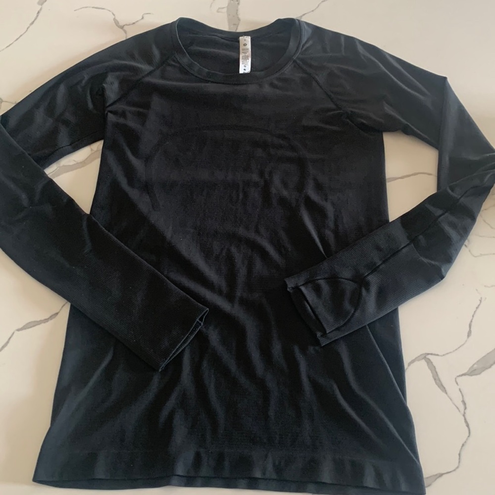 Lululemon long sleeve swiftly